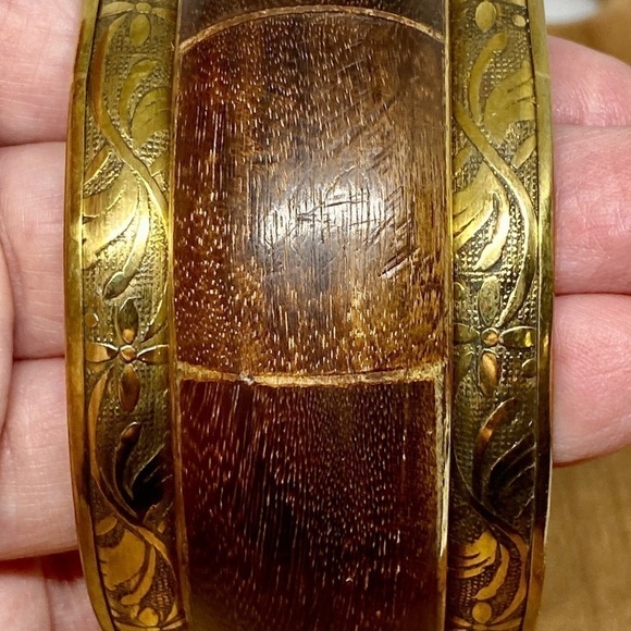 𝅺WOODEN bracelet brass accents bangle foliage wide HOST PICK! Brown gold - Picture 4 of 8